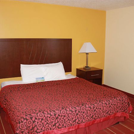 Days Inn By Wyndham Walcott Davenport Kültér fotó