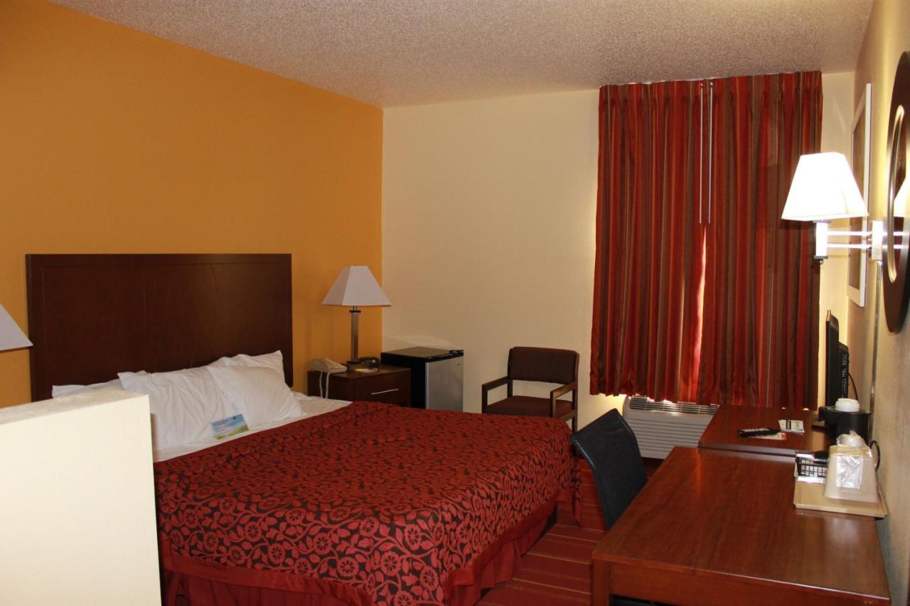 Days Inn By Wyndham Walcott Davenport Kültér fotó