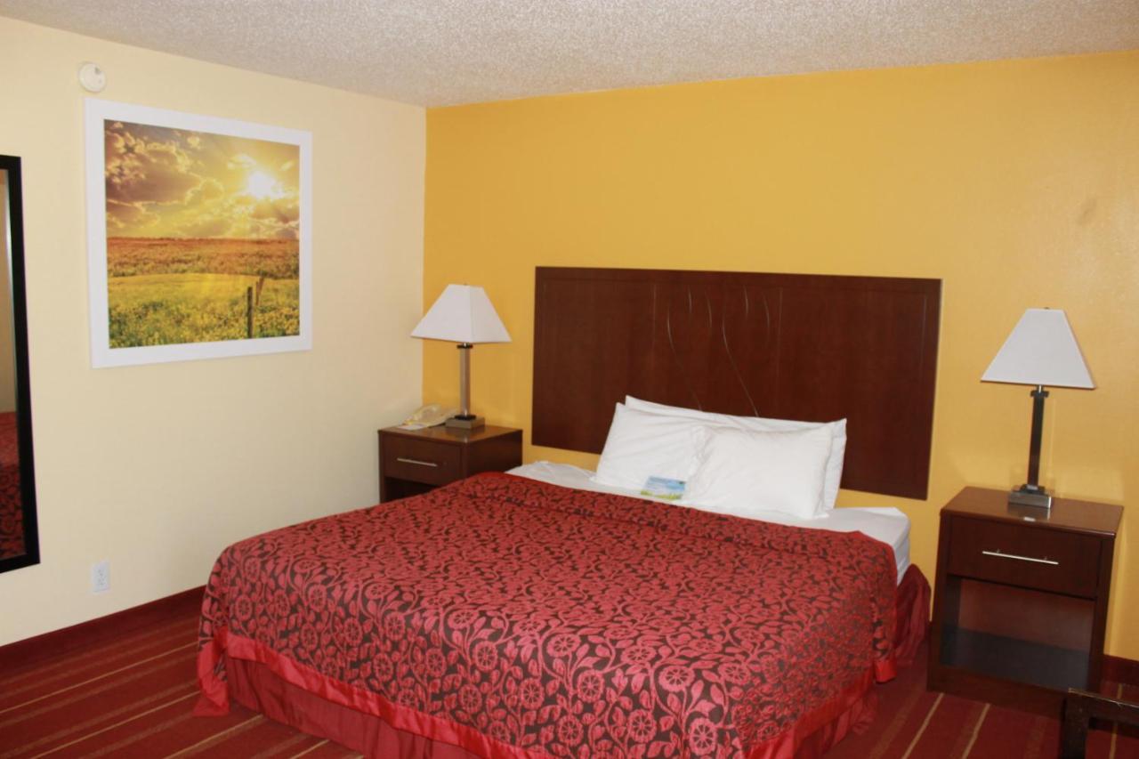 Days Inn By Wyndham Walcott Davenport Kültér fotó